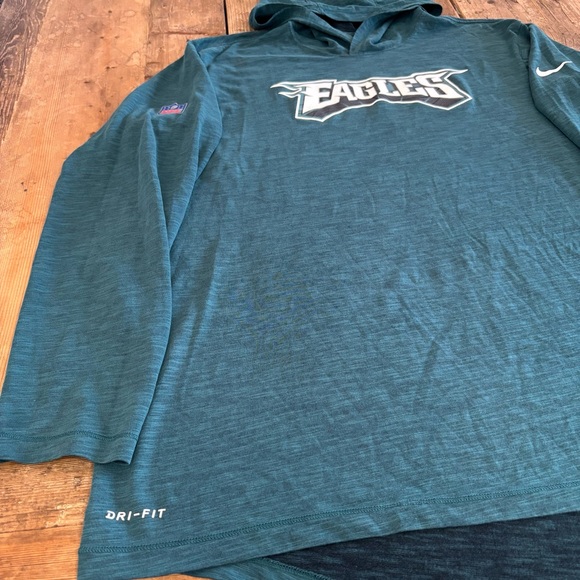 Nike Dri-Fit Philadelphia Eagles On Field Performance Long Sleeve Hooded Shirt - Picture 3 of 11